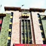 विरोधाला न जुमानता पीएमसी स्थायी समितीने निवडक नागरी शाळा खाजगी संस्थेद्वारे चालविण्यास मान्यता दिली आहे. पुणे बातम्या