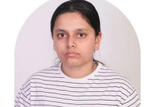 She saw textbooks being thrown away at 14. What this Delhi teenager did next is now helping 6,000 students |
