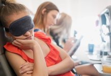 Sleep On Planes Warning: Falling asleep on planes? Flight attendant issues important warning to those who have this habit