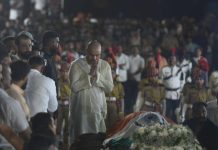 Thousands bid final goodbye to Natsamrat at Donje farmhouse near Khadakwasla